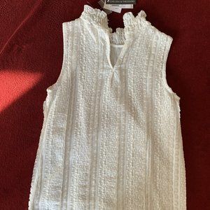 sleeveless shirt